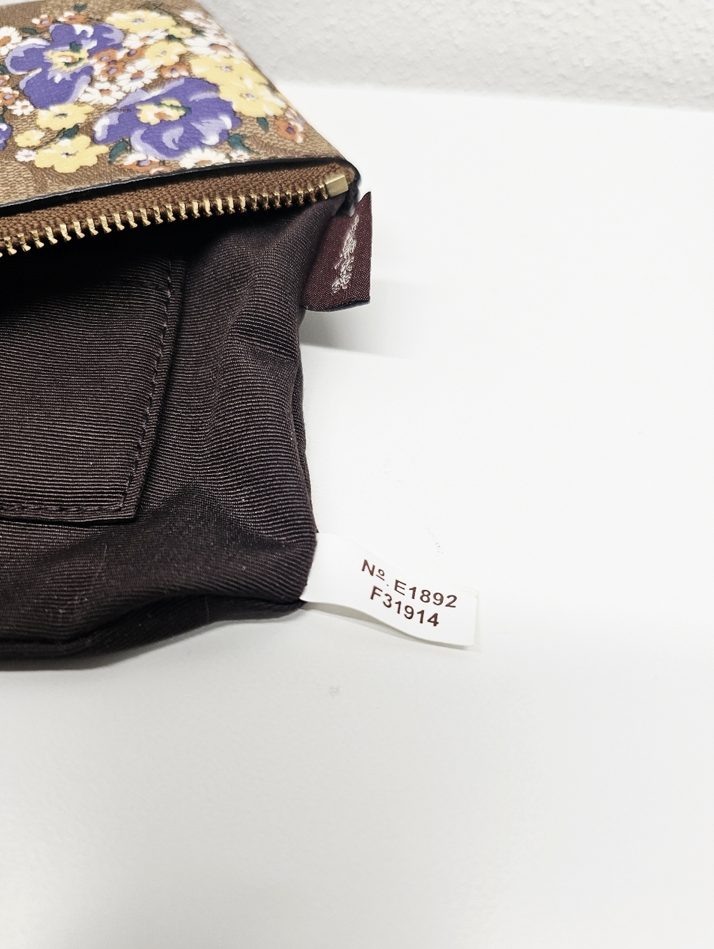 Coach Corner Zip Floral Wristlet F31914 - Picture 9 of 9
